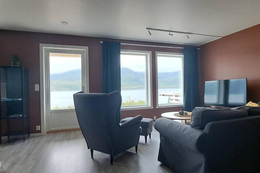 Senja, Husoy I Senja. Leilighet Med Utsikt Over Fjord Og Fjell Tofta Extérieur photo